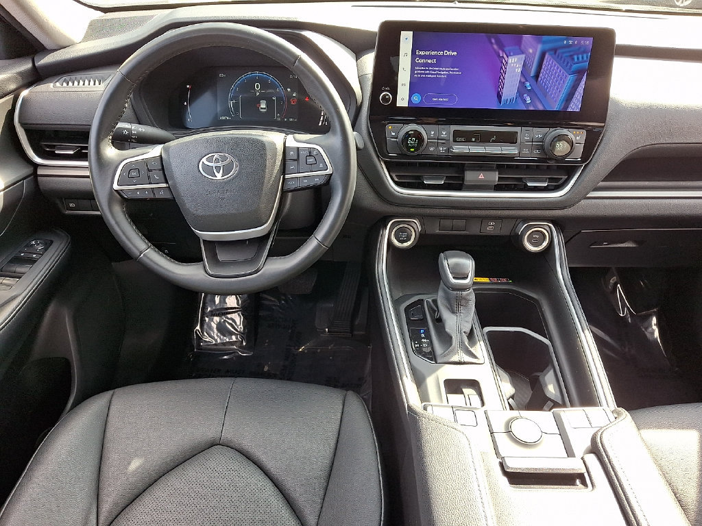 Certified 2025 Toyota Grand Highlander FWD image 12