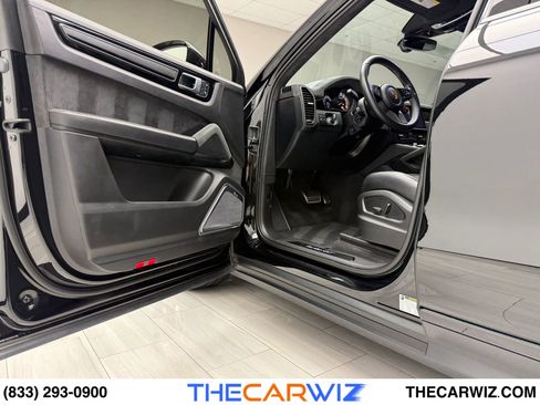 Used 2023 Porsche Cayenne Turbo GT image 37