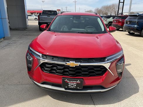 New 2026 Chevrolet Trax LT FWD image 3