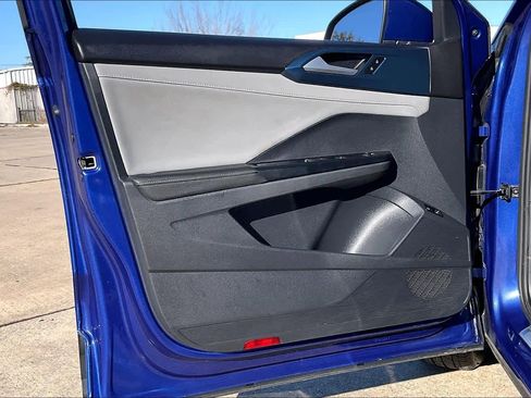 Used 2024 Volkswagen Taos SE image 21