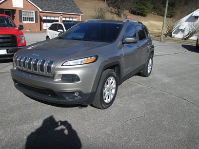 Used 2017 Jeep Cherokee Latitude w/ Comfort/Convenience Group