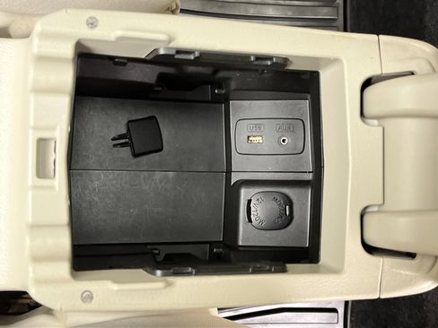 Used 2014 Subaru Impreza 2.0i Premium image 19