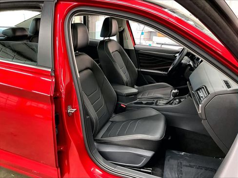 Used 2023 Volkswagen Jetta SEL image 10