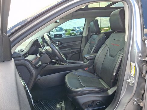 Certified 2022 Jeep Compass Trailhawk w/ Trailhawk Elite Group AWD/4WD image 13