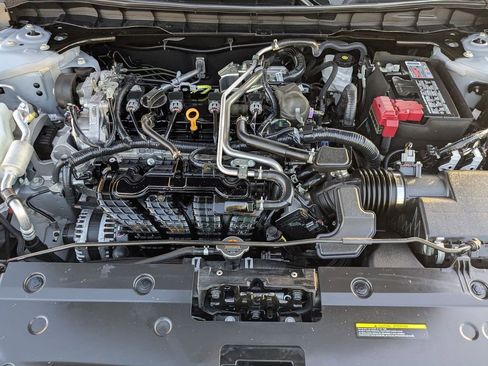 Used 2025 Nissan Altima 2.5 SR w/ SR Premium Package image 32