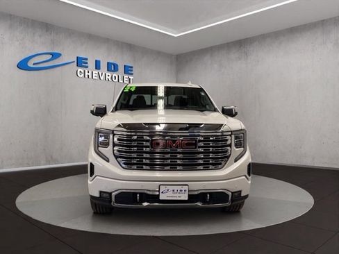 Used 2024 GMC Sierra 1500 Denali w/ Technology Package AWD/4WD image 10