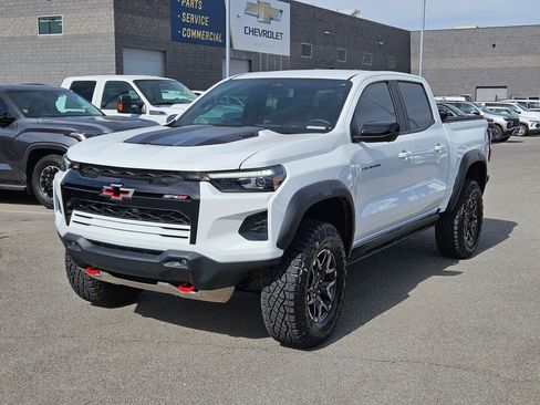 Used 2026 Chevrolet Colorado ZR2 w/ Technology Package AWD/4WD image 8
