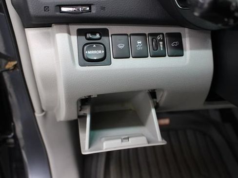 Used 2012 Toyota Highlander Limited w/ Tow Pkg AWD/4WD image 32