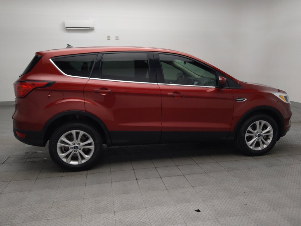 Used 2019 Ford Escape SE FWD image 10