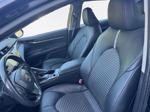 Used 2020 Toyota Camry SE w/ Cold Weather Package AWD/4WD image 10