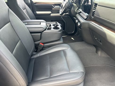 Certified 2025 GMC Sierra 1500 SLT RWD image 11