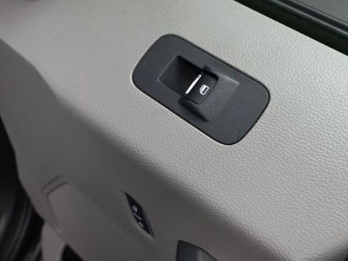 Used 2015 Ford F150 XLT AWD/4WD image 41