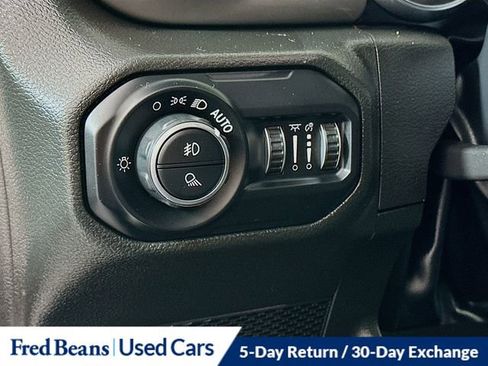 Certified 2022 Jeep Gladiator Willys image 12