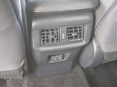 Used 2025 Toyota RAV4 XLE FWD image 23
