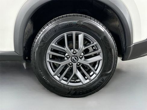 Used 2023 Nissan Rogue S AWD/4WD image 28