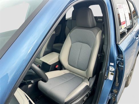 Used 2025 Subaru Forester Premium w/ Convenience Package #1 image 18