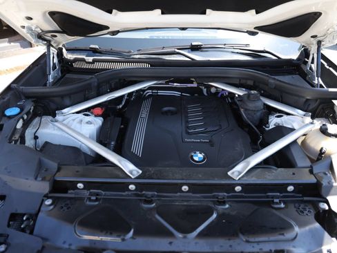 Used 2021 BMW X5 xDrive40i w/ M Sport Package AWD/4WD image 43