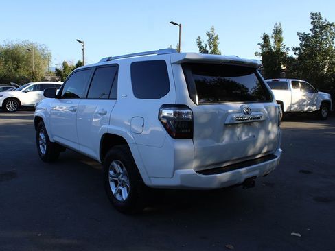 Used 2016 Toyota 4Runner SR5 RWD image 5