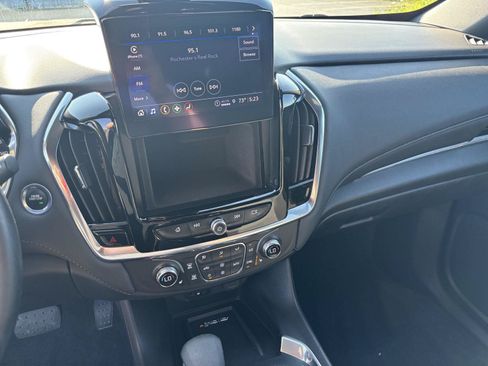Used 2023 Chevrolet Traverse LT FWD image 30
