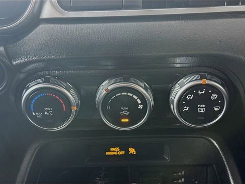 Used 2019 FIAT 124 Spider Classica image 16