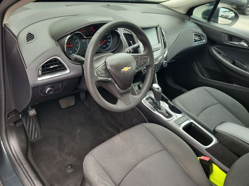 Used 2018 Chevrolet Cruze LT FWD image 21