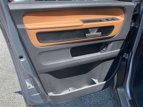 New 2025 Volkswagen ID. Buzz Pro S image 17