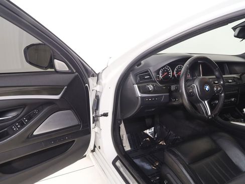 Used 2015 BMW M5 RWD image 50