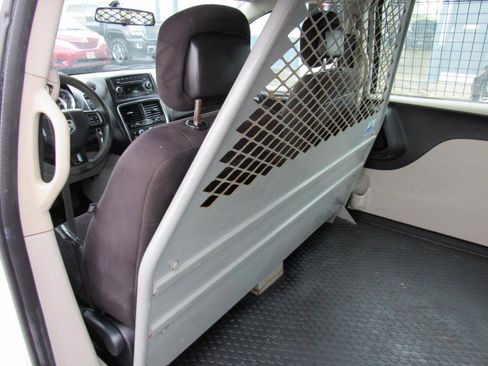 Used 2011 Dodge Grand Caravan image 19