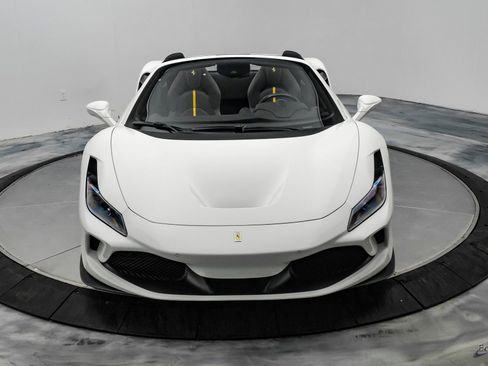 Used 2022 Ferrari F8 Tributo image 49
