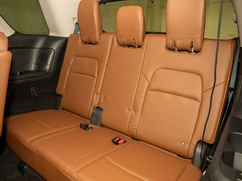 Used 2022 Nissan Pathfinder Platinum w/ Cargo Package image 11