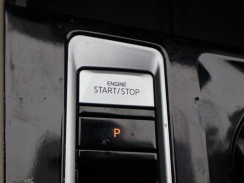 Used 2024 Volkswagen Atlas SE image 29