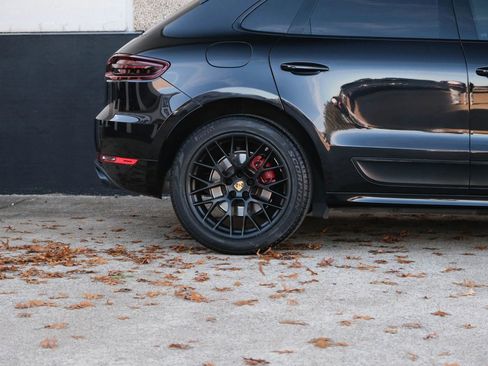 Used 2017 Porsche Macan GTS w/ Premium Package Plus image 12