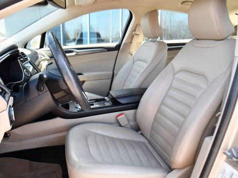 Used 2018 Ford Fusion SE w/ Equipment Group 602A image 13