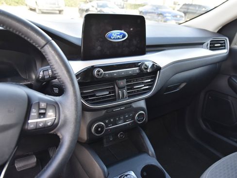 Used 2020 Ford Escape SE Sport image 9