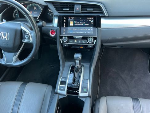 Used 2018 Honda Civic Touring image 12