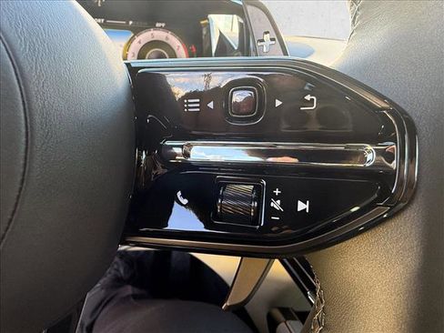 Used 2025 Aston Martin V8 Vantage image 18