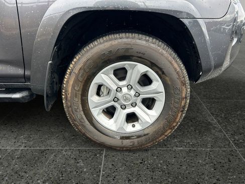 Used 2022 Toyota 4Runner SR5 Premium image 9