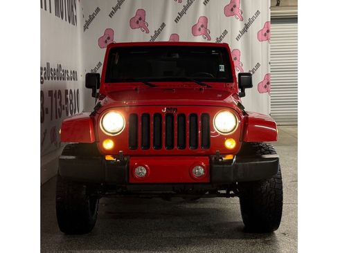 Used 2016 Jeep Wrangler Unlimited Sahara w/ Connectivity Group image 6