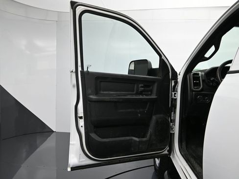 Used 2021 RAM 2500 Tradesman w/ Chrome Appearance Group image 11