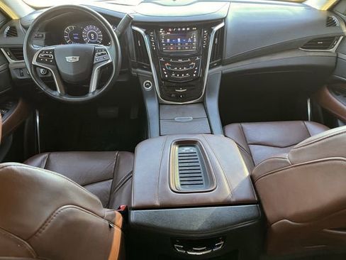 Used 2018 Cadillac Escalade Premium Luxury image 12