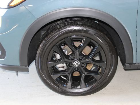 Used 2025 Honda HR-V Sport image 4