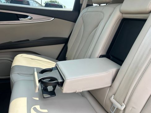 Used 2018 Lincoln MKX Reserve w/ Lincoln MKX Climate Package AWD/4WD image 28