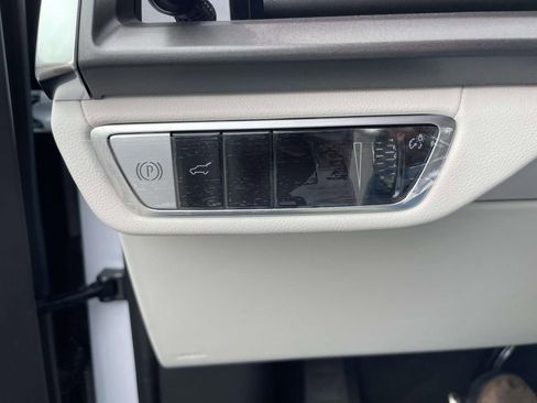 New 2026 Cadillac Vistiq Sport image 21