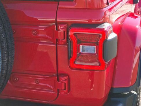 Certified 2025 Jeep Wrangler Unlimited Sahara w/ Safety Group image 15