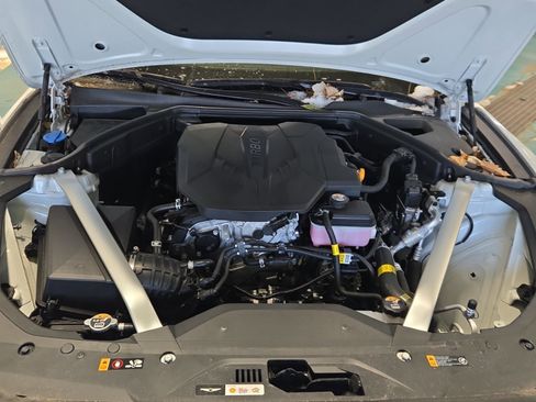 Used 2025 Genesis G70 2.5T image 6