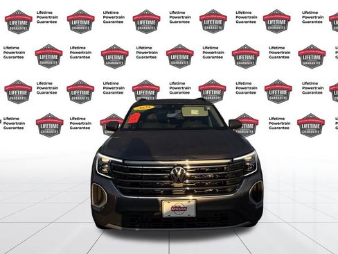 Used 2025 Volkswagen Atlas SE image 10