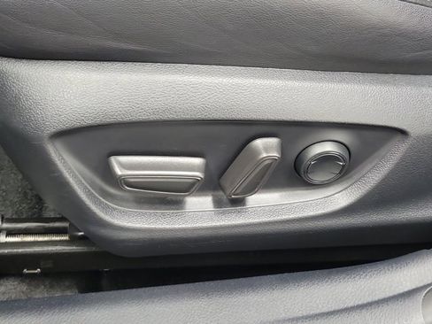 Used 2022 Toyota Avalon XLE image 22