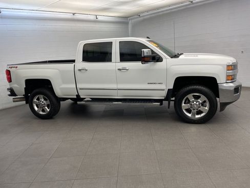 Used 2016 Chevrolet Silverado 2500 LTZ w/ Duramax Plus Package AWD/4WD image 4