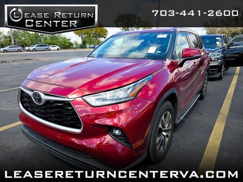 Used 2020 Toyota Highlander XLE image 1