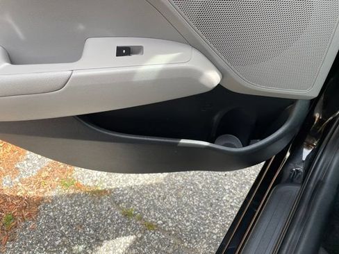 Used 2020 Hyundai Elantra SE FWD image 37